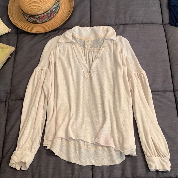 We the Free Balloon Sleeve V-Neck Top - Picture 2 of 13